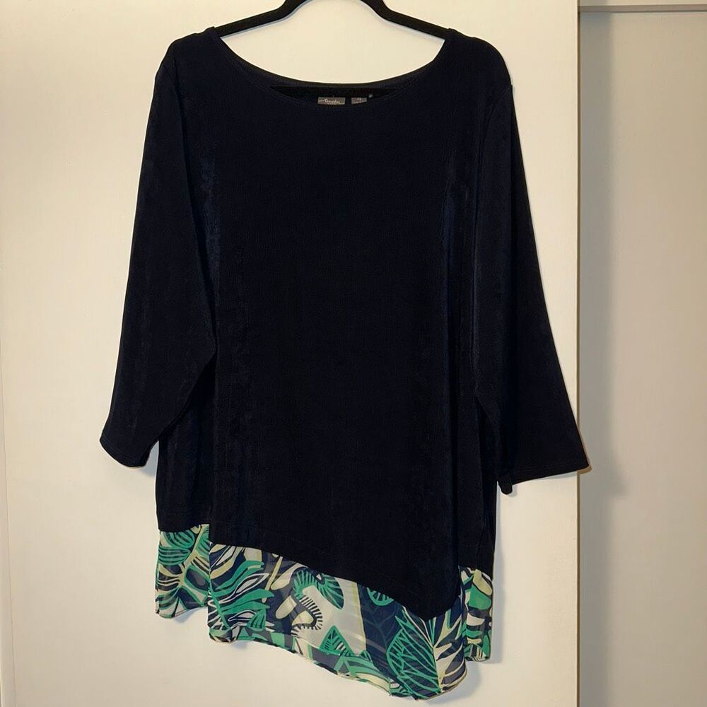 Chicos Travellers Women’s Asymmetrical Printed Trim Top Blue Size 4 (XXL) NWT